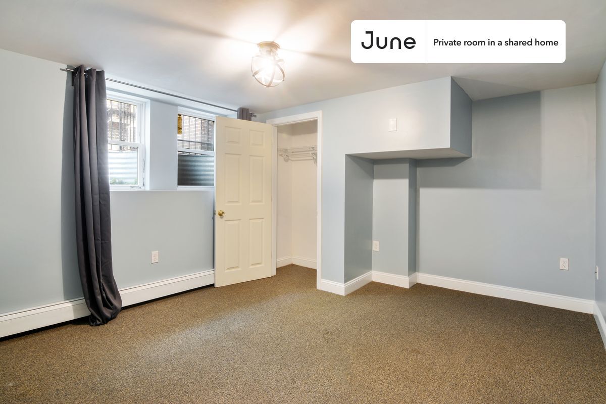 Building Photo - Room in Shared 4 bed/2 bath home