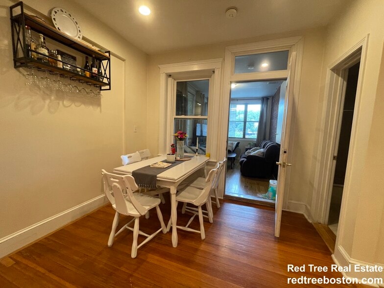 Building Photo - 191 Winthrop Rd