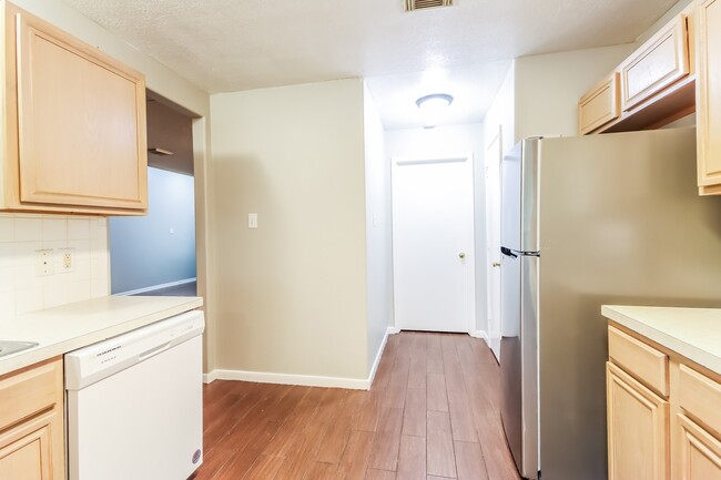 Building Photo - 26967 Crown Haven Ct