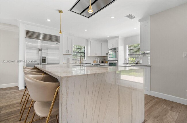 Building Photo - 9161 Vineyard Lake Dr