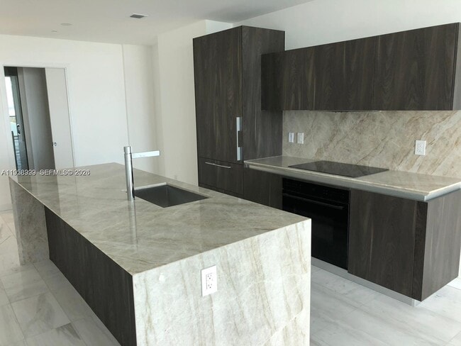 Building Photo - 480 NE 31st St