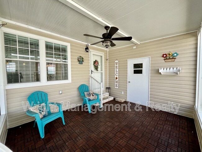 Building Photo - 38055 Woodgate Ln