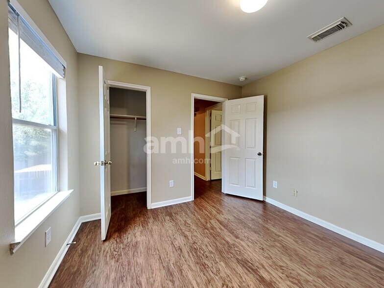 Building Photo - 13775 Running Bear Dr