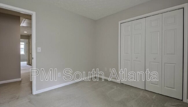 Building Photo - 235 Briarsweet Way