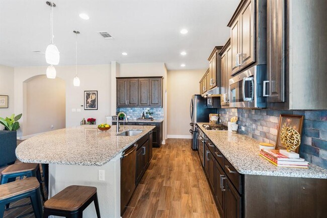 Building Photo - 521 Betony Lp