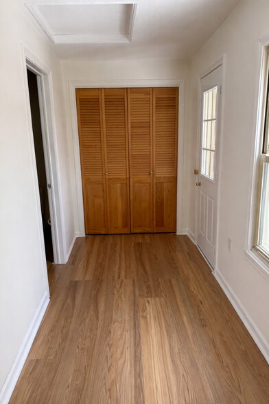 Building Photo - 25 Lawndale Ave