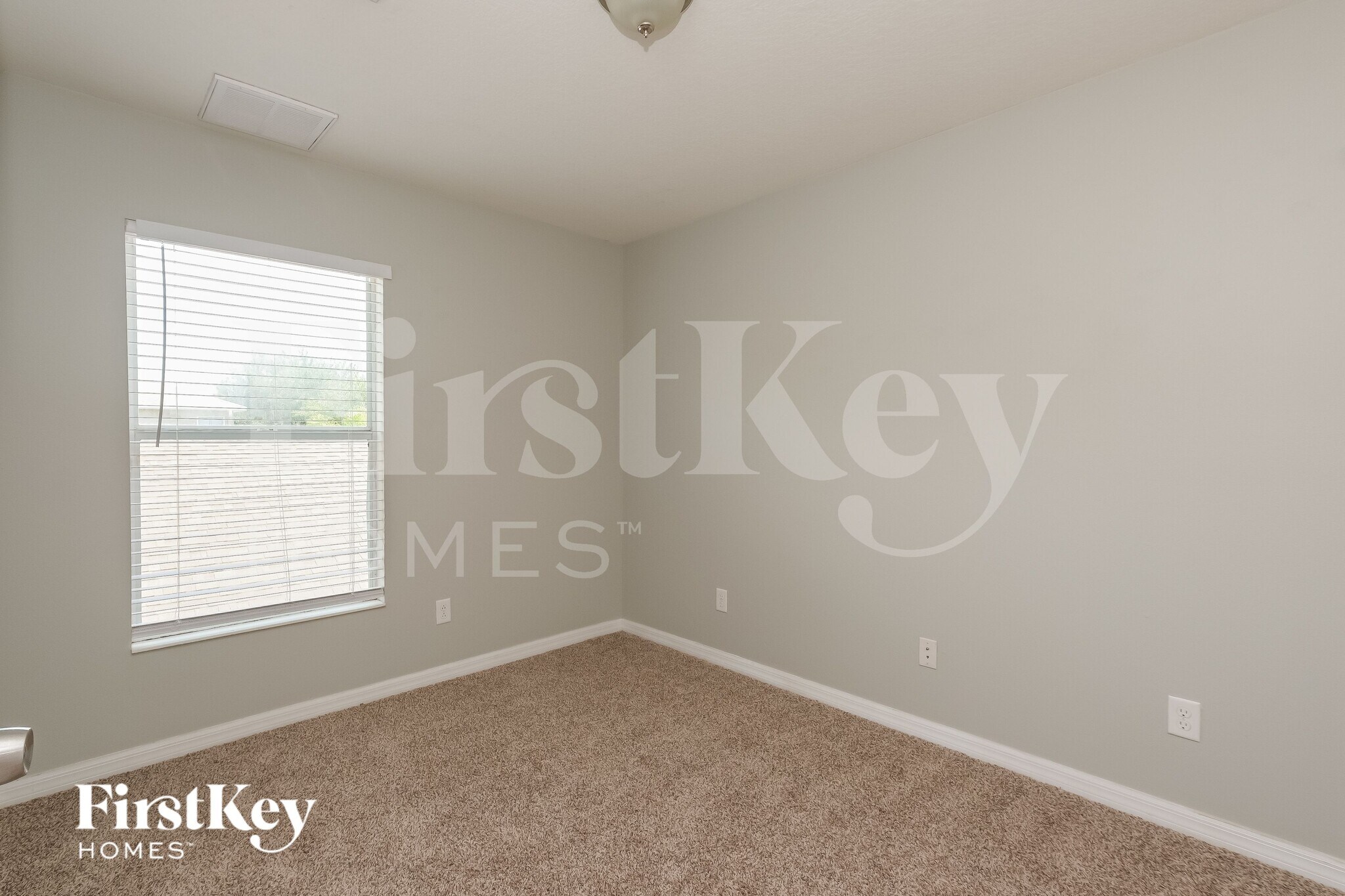 Building Photo - 7847 Foxgrove Dr
