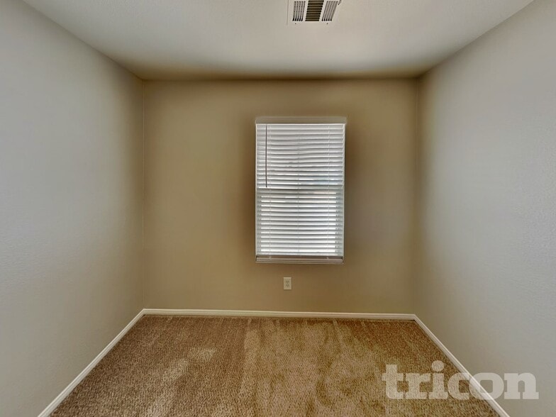 Building Photo - 5890 Autumn Harvest Ave