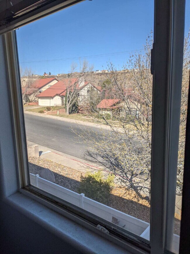 Building Photo - 3-Bed Townhouse in Saint George with Spacious 1400 Sq Ft Layout "
