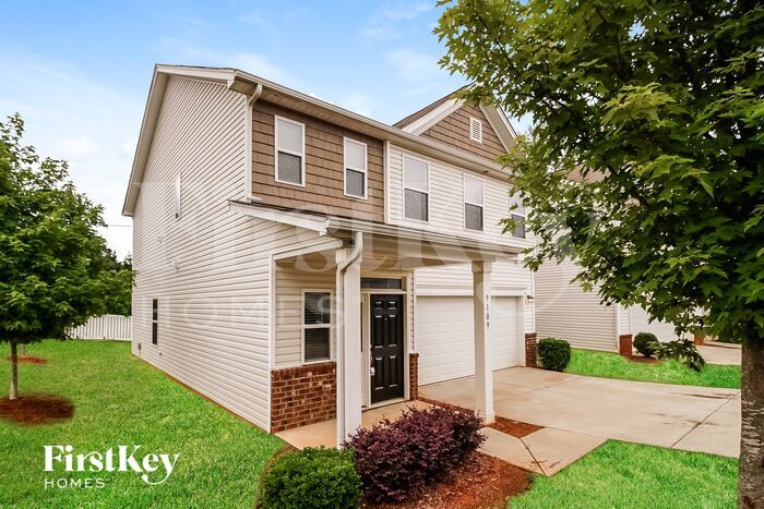 Building Photo - 9109 Marion Oaks Dr