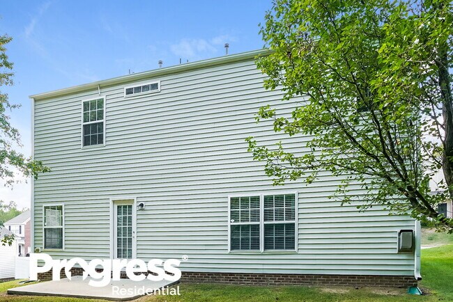 Building Photo - 706 Calavaras Ln
