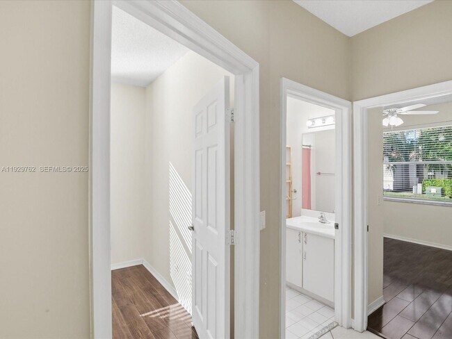 Building Photo - 865 NW 132nd Ave