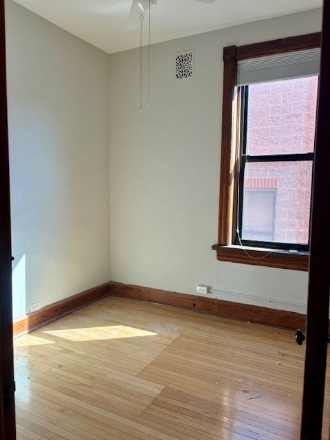 Building Photo - 825 W Armitage Ave