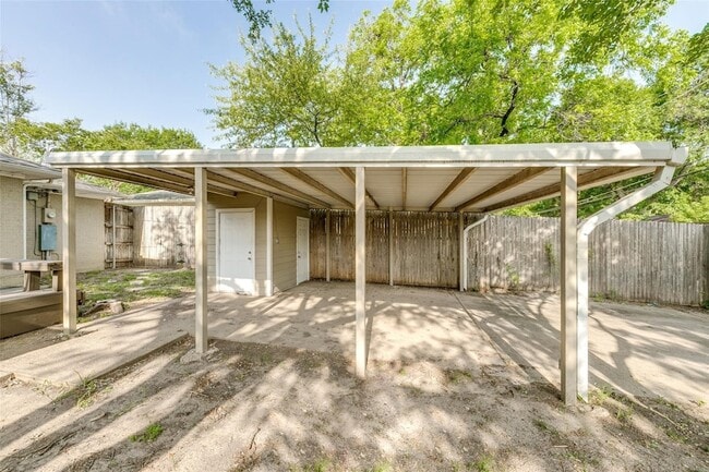 Building Photo - 6545 Winton St