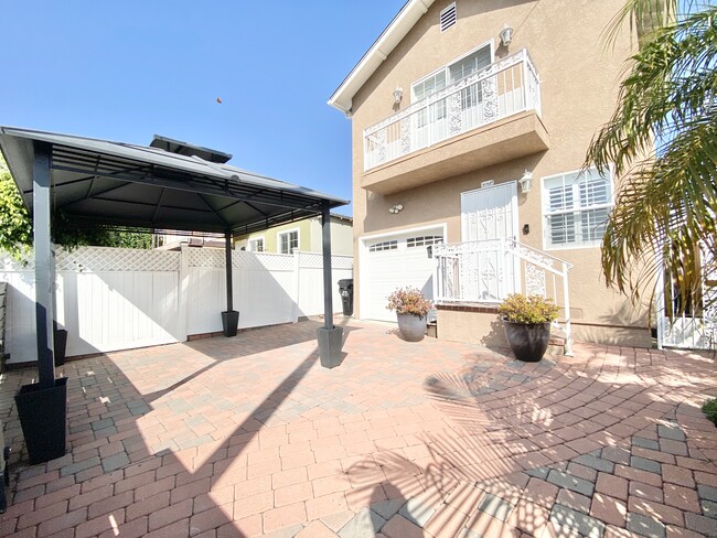 Building Photo - 4162 Alla Rd
