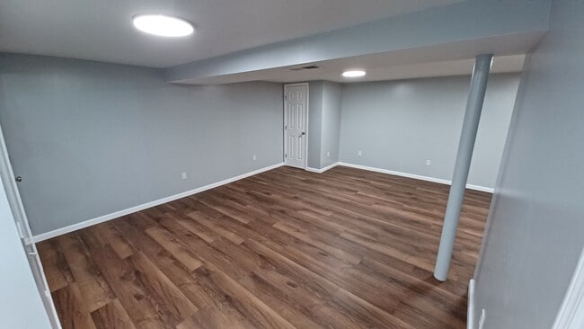 Building Photo - 1836 Engle