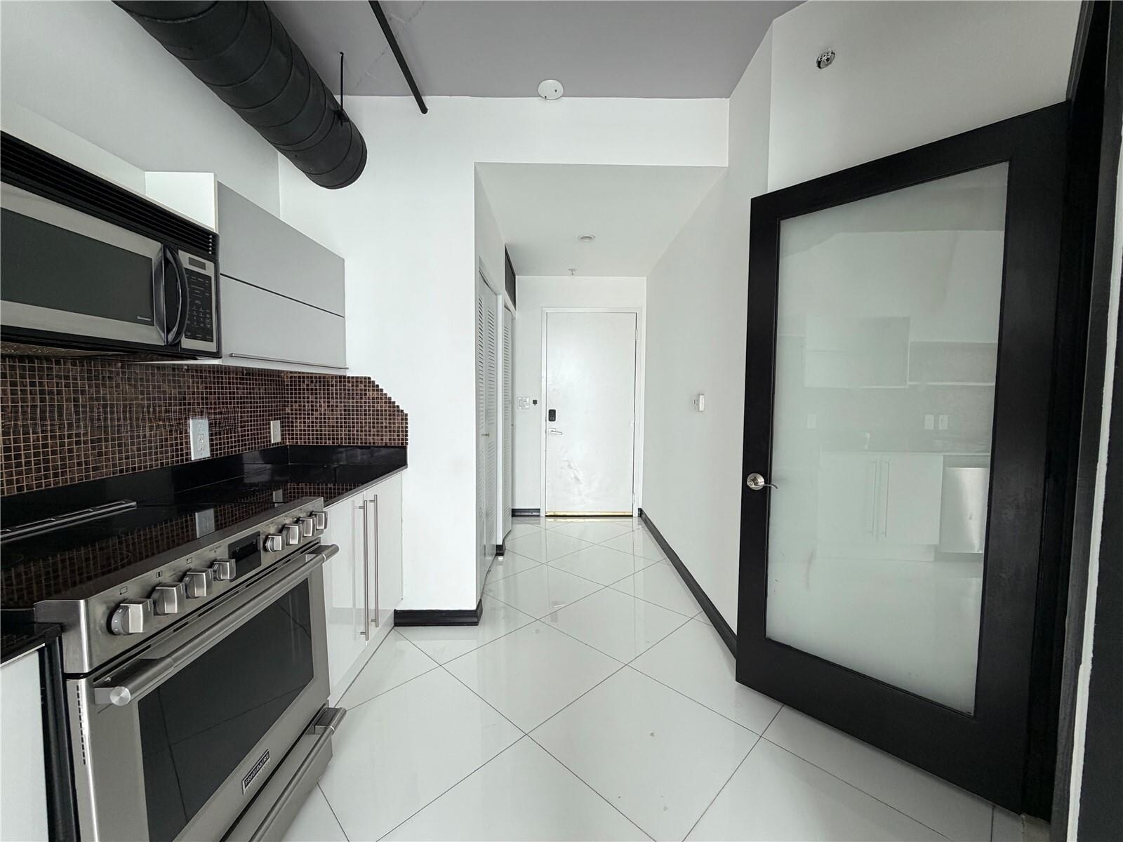 Building Photo - 690 SW 1st Ct