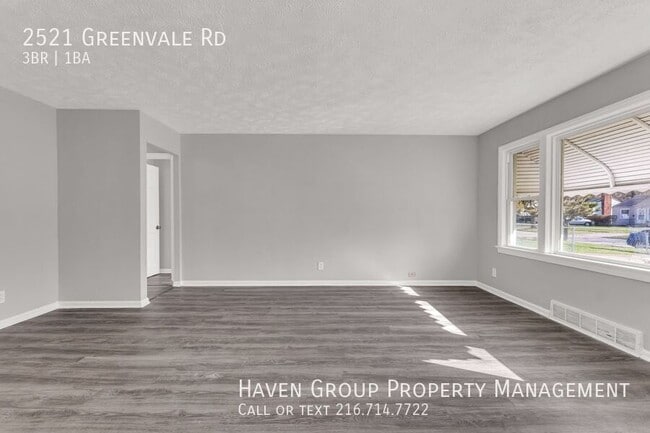 Building Photo - 2521 Greenvale Rd