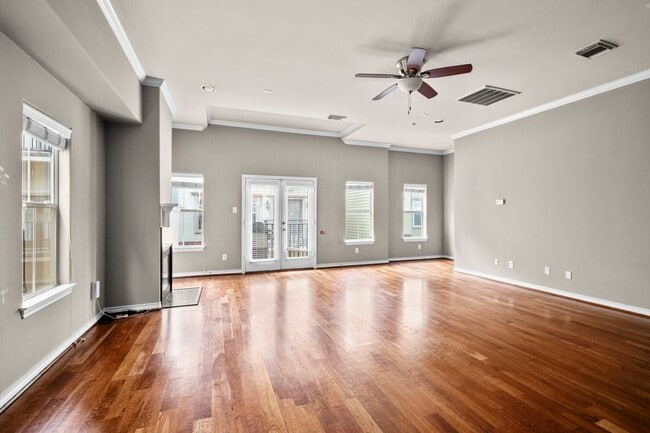 Building Photo - 5405 Kansas St