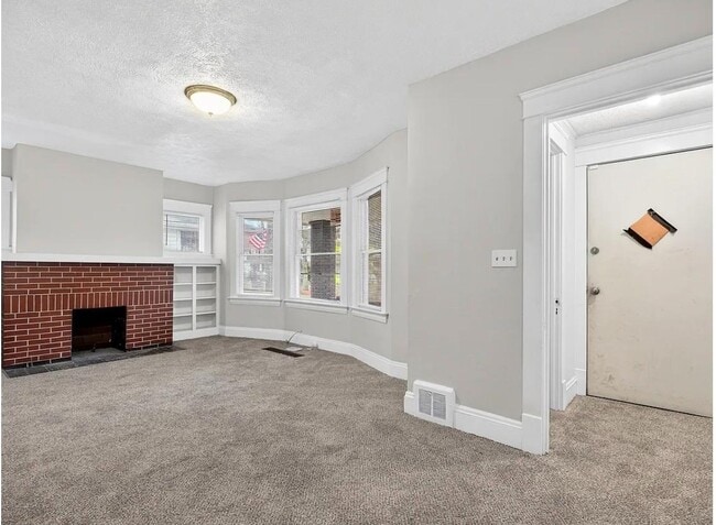 Building Photo - 10100 Yale Ave