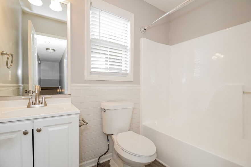 Building Photo - 430 Ivy Crest Dr