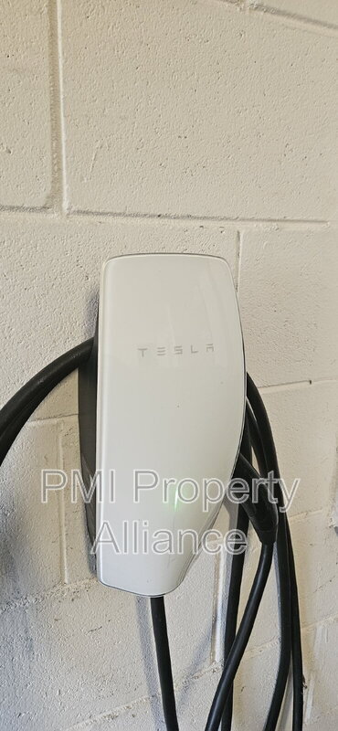 Building Photo - 640 Brookfield Pl