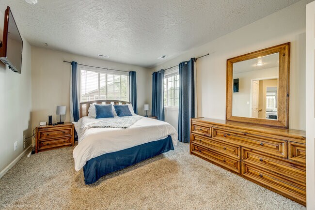 Building Photo - 931 N Goldenrod Ct