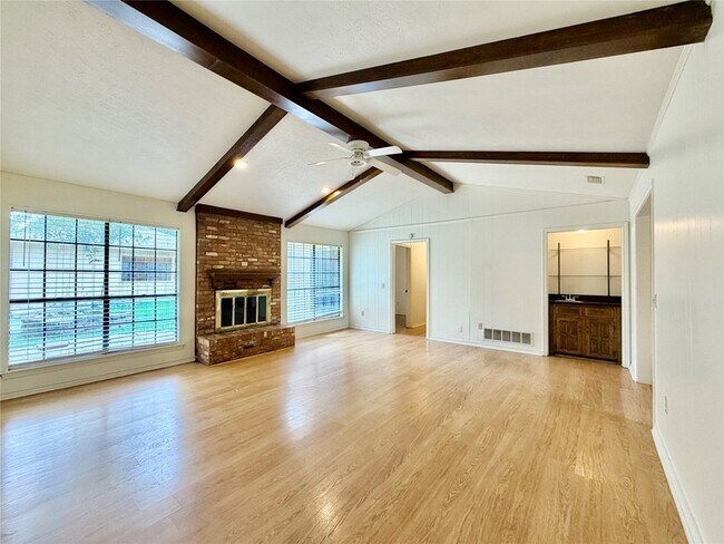 Building Photo - 1416 Sandy Creek Dr