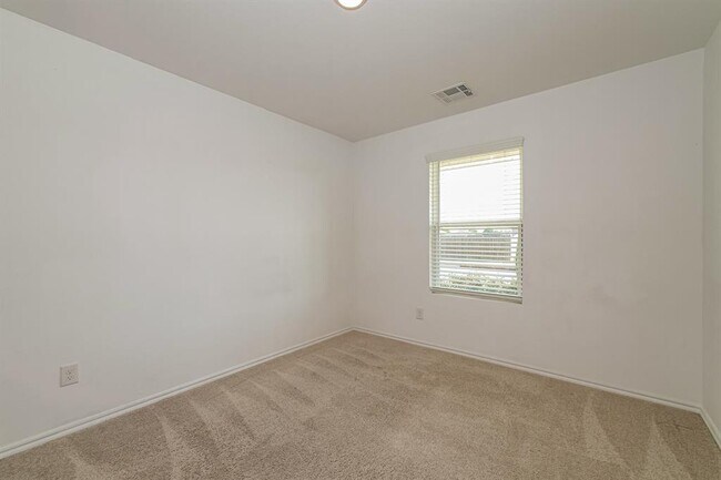 Building Photo - 10804 SW 23rd Pl