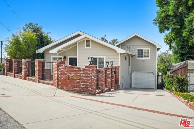 Building Photo - 2910 Santa Carlotta St