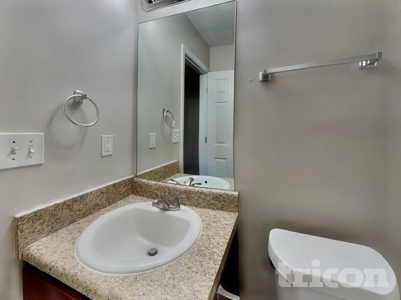 Building Photo - 25 Zebulon Pl