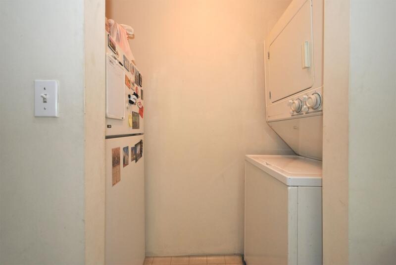 Building Photo - 44 Linden St