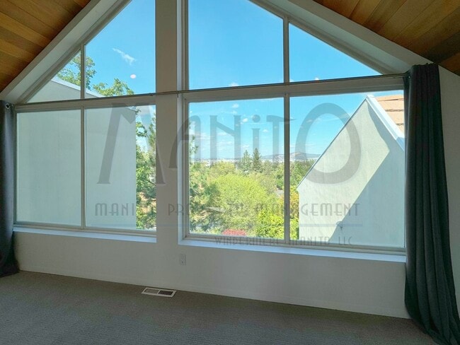 Building Photo - Unique Jon Sayler Designed Townhome