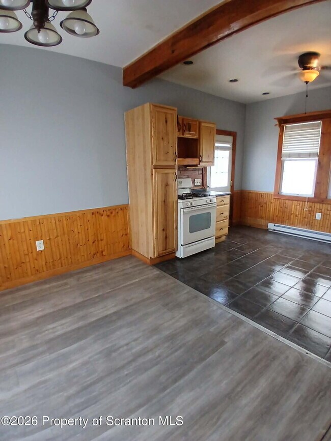 Building Photo - 47 E Parker St