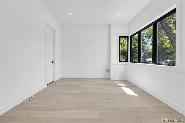 Building Photo - 1491 S York St