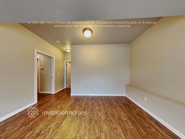 Building Photo - 521 50th St SE