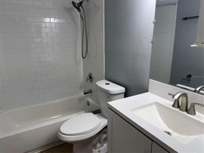 Building Photo - 2/1 in Groveland