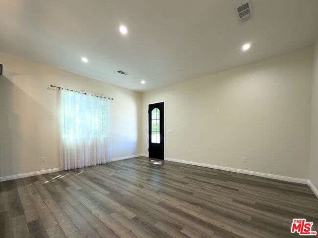 Building Photo - 15447 Septo St