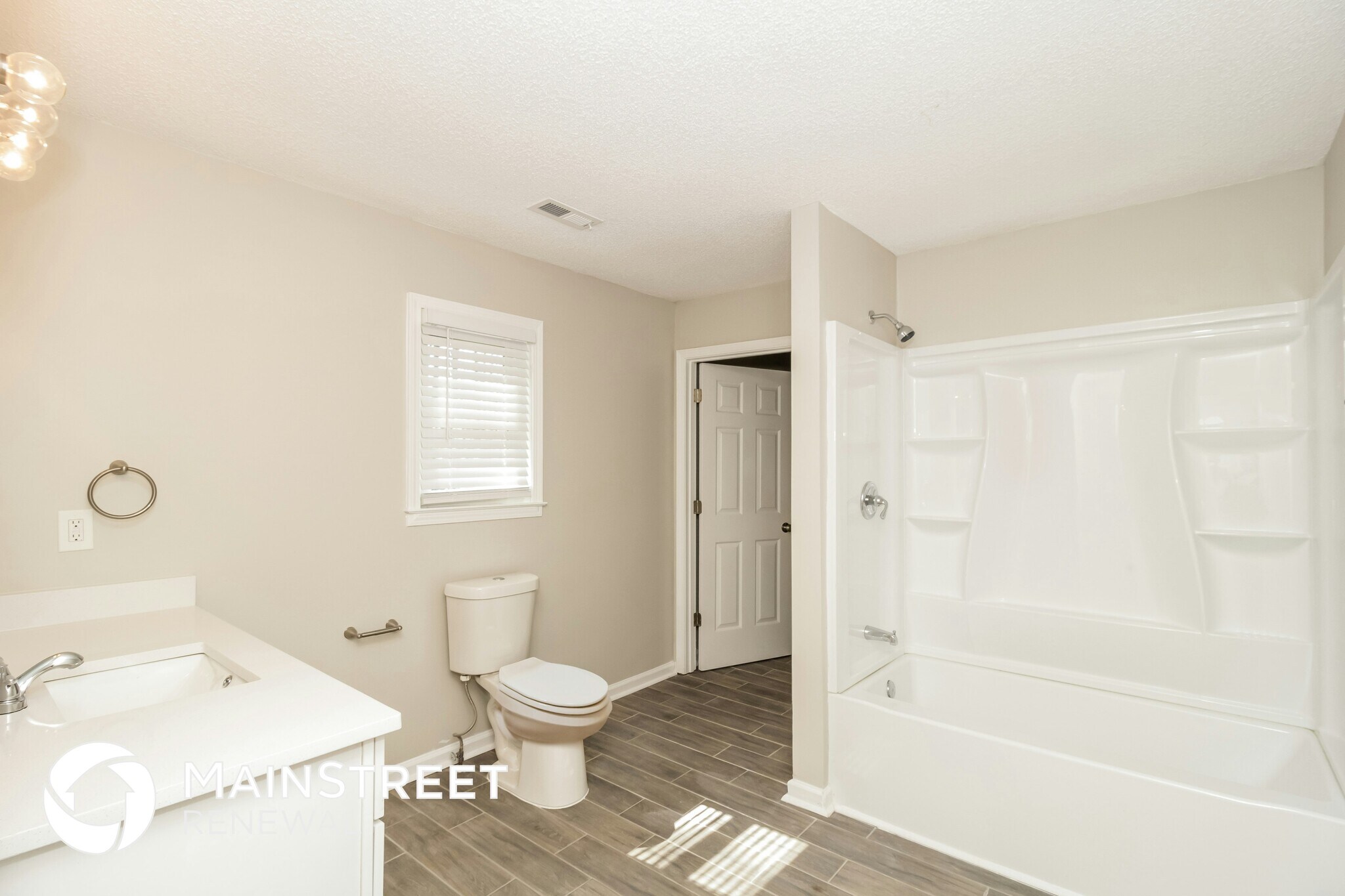 Building Photo - 215 Allatoona Highland Dr