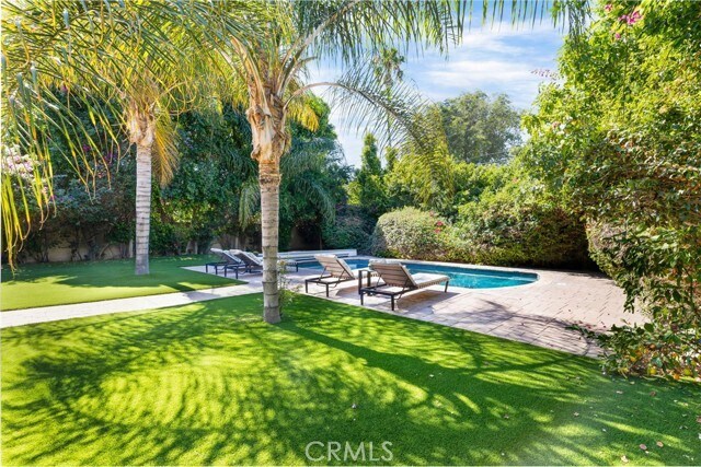 Building Photo - 16659 Addison St