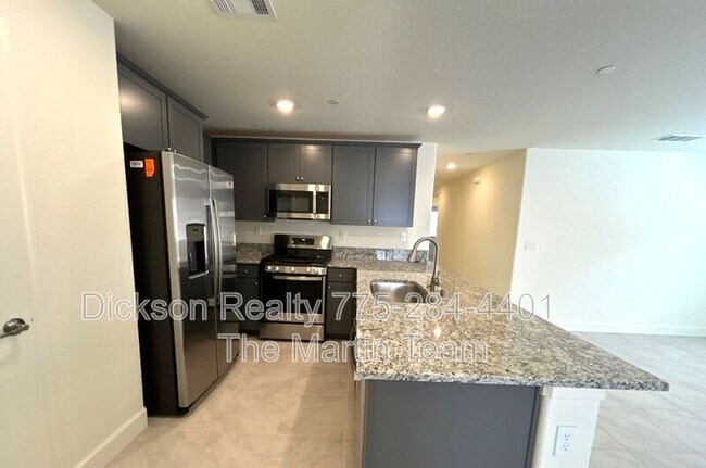 Building Photo - 904 Cascade Range Dr