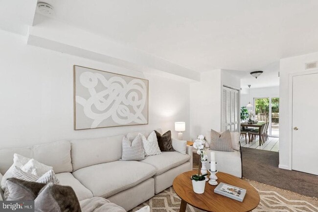 Building Photo - 218 Rector St