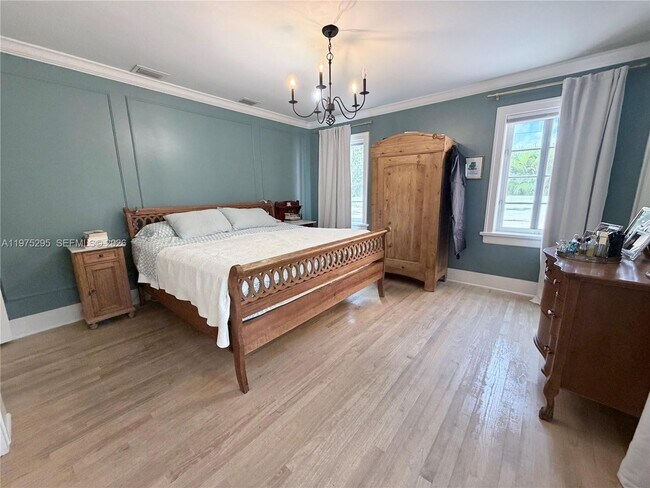 Building Photo - 1222 Ferdinand St