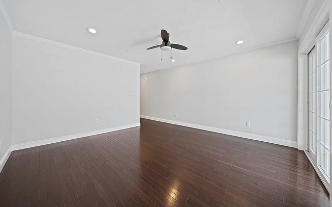 Building Photo - 479 Sherman St