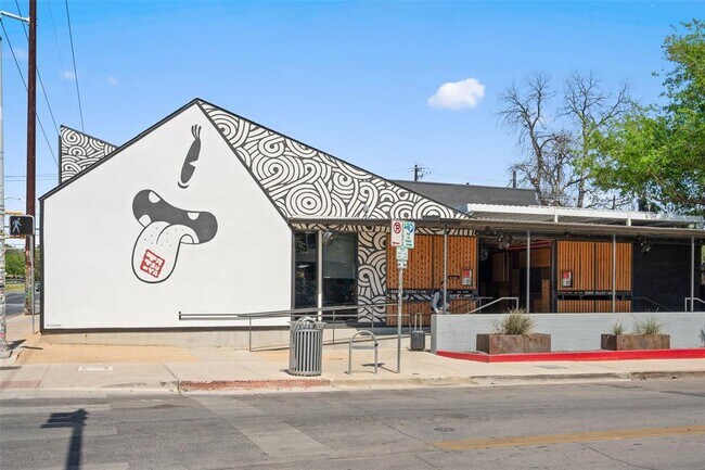 Building Photo - 2713 Halcyon Dr