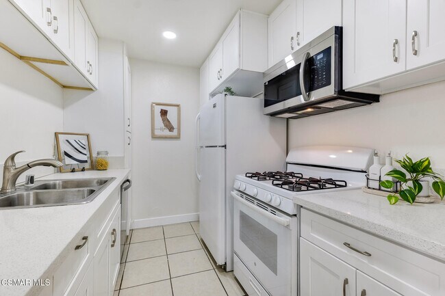 Building Photo - 5700 Etiwanda Ave