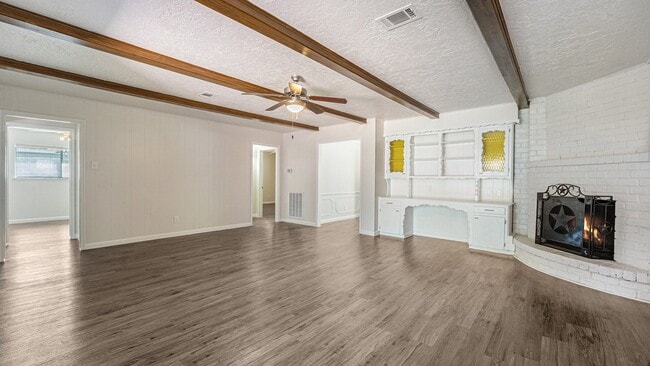 Building Photo - 1003 Pear Tree Ln