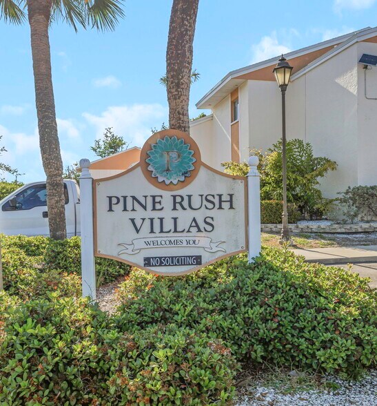 Building Photo - 621 99th Ave N