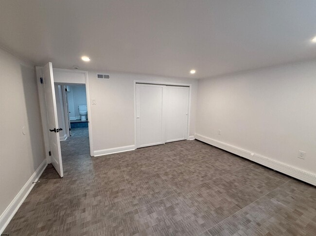 Building Photo - 102 S Raleigh Ave