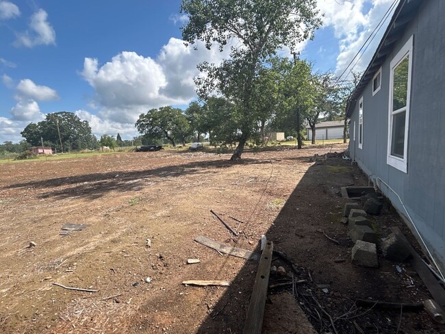 Building Photo - 2950 Tarmac Rd